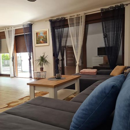 Old Town Road Apartment Karlovac Luaran gambar